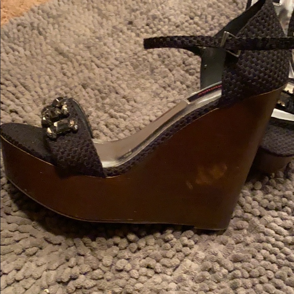 Heels - Picture 5 of 5